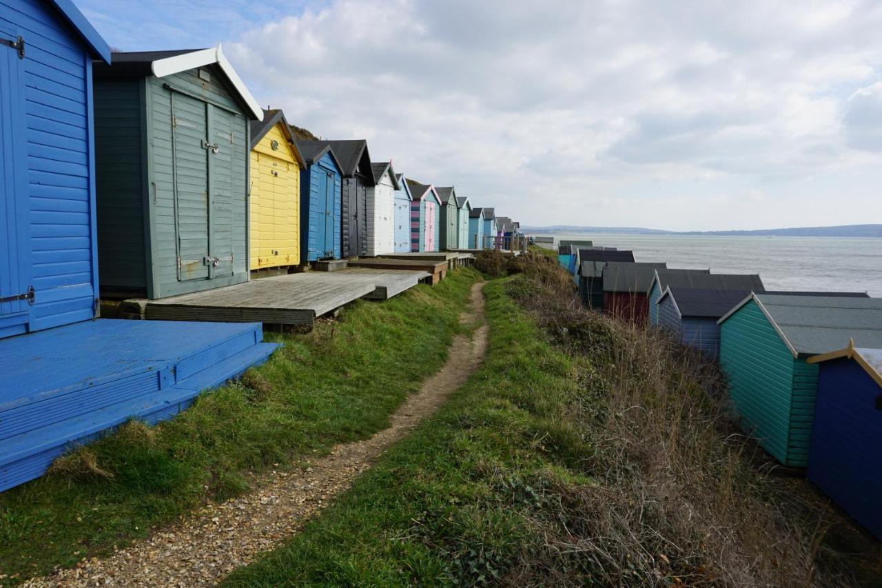 Villa Dotty'S Retreat à Milford on Sea Extérieur photo