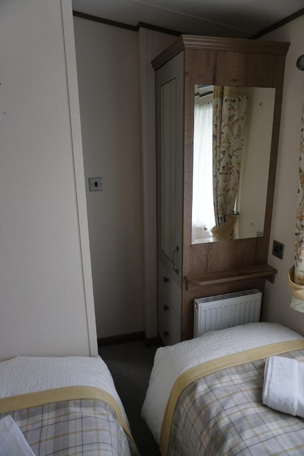 Villa Dotty'S Retreat à Milford on Sea Extérieur photo